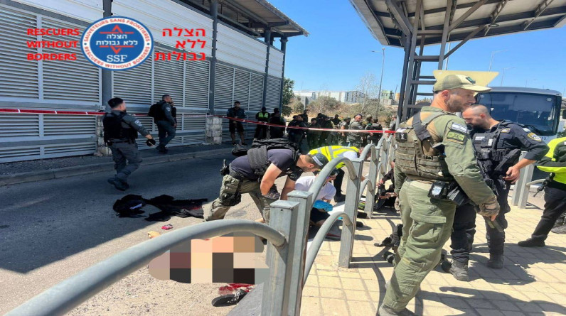 الإعلام العبري يكشف تفاصيل جديدة عن منفذ عملية طعن حاجز الأنفاق بالقدس